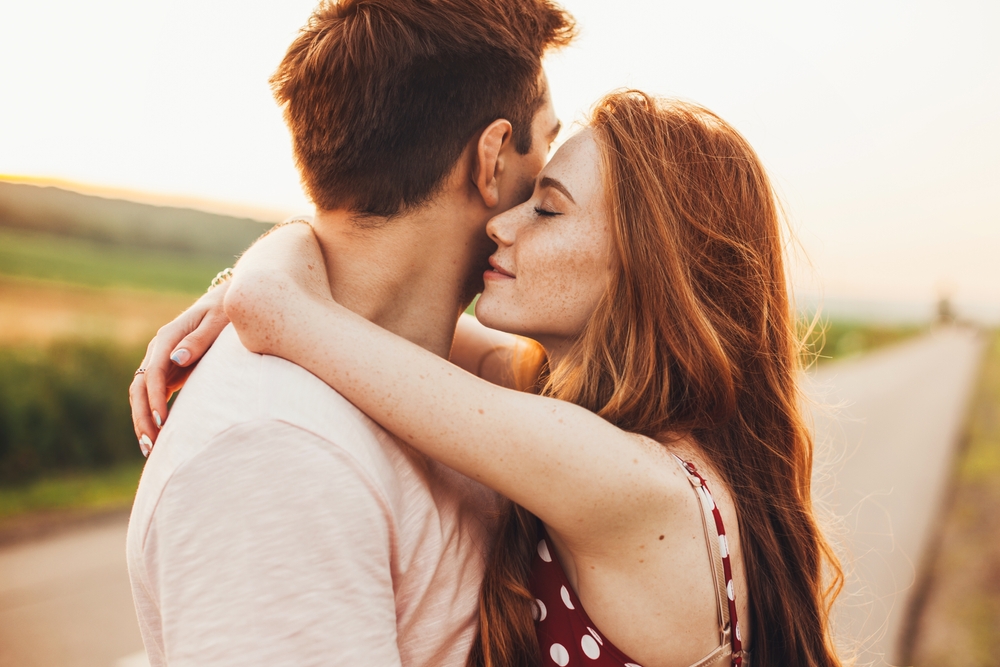 Tại sao phụ nữ tìm kiếm các mối quan hệ do phụ nữ lãnh đạo?