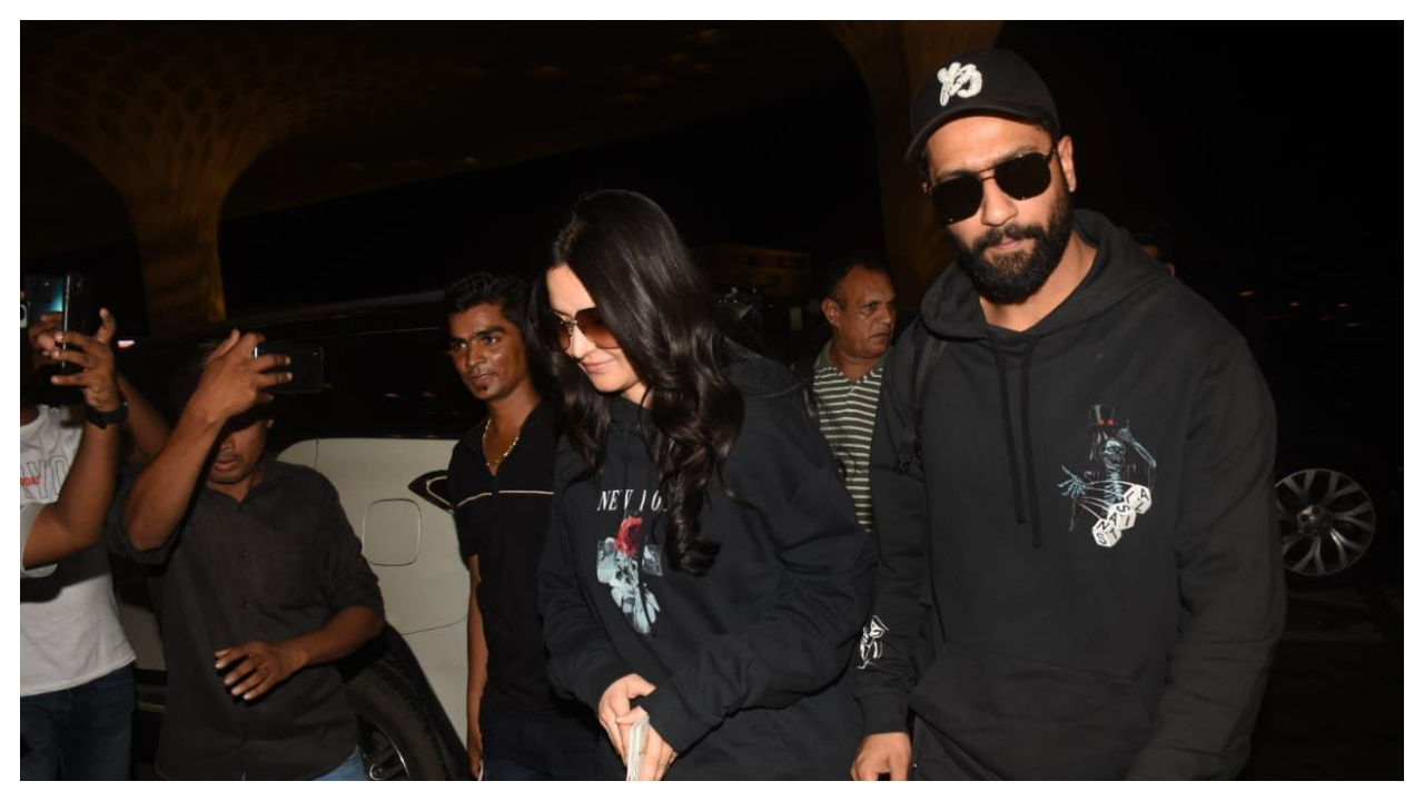 Katrina Kaif và Vicky Kaushal đặt mục tiêu cho cặp đôi bằng cách kết đôi trong chiếc áo hoodie đen của All Saints
