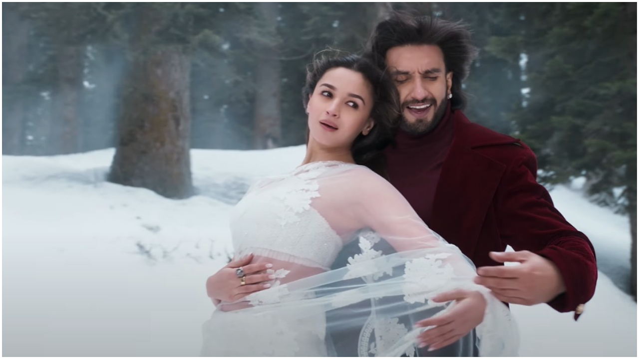 Alia Bhatt saree trong teaser Rocky Aur Rani Kii Prem Kahaani