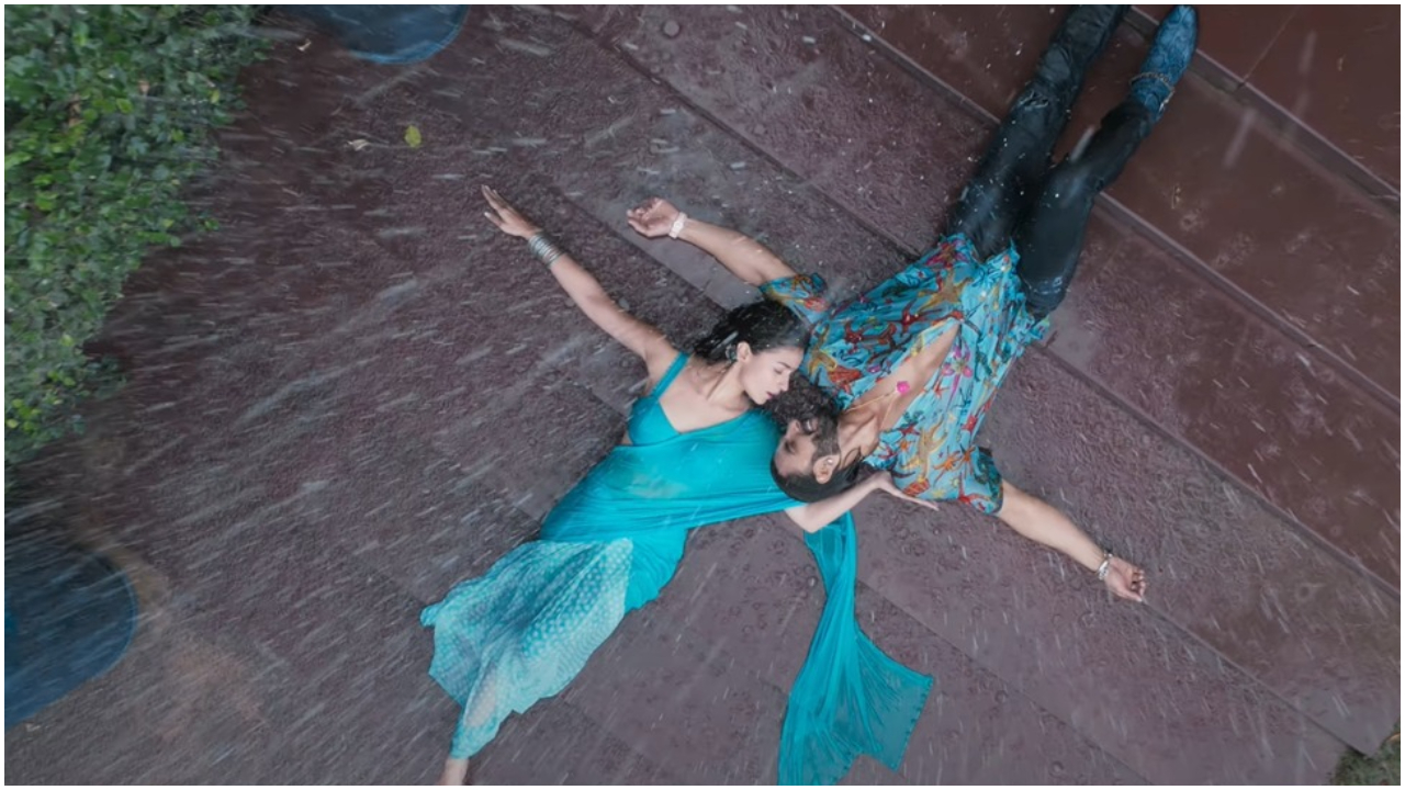 Alia Bhatt saree trong teaser Rocky Aur Rani Kii Prem Kahaani