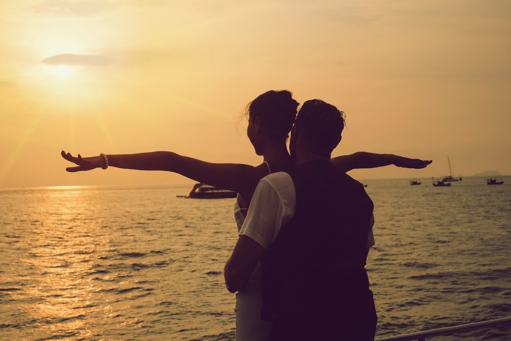 51 Beach Date Ideas to Spice Up Your Relationship