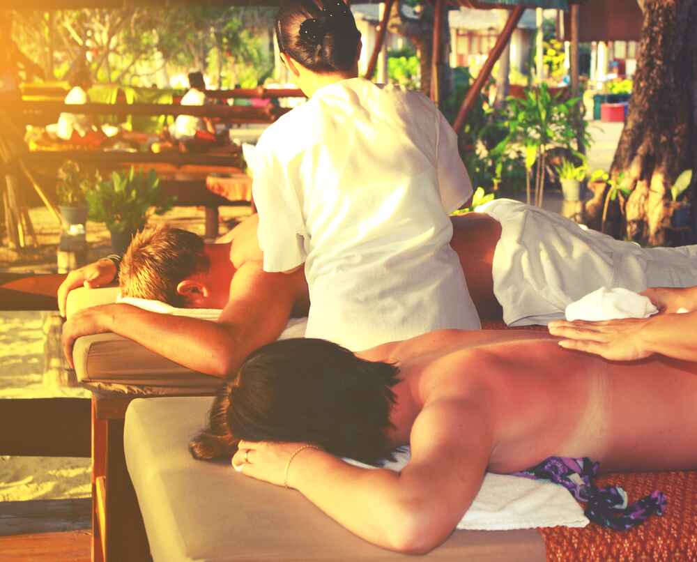 51 Beach Date Ideas to Spice Up Your Relationship