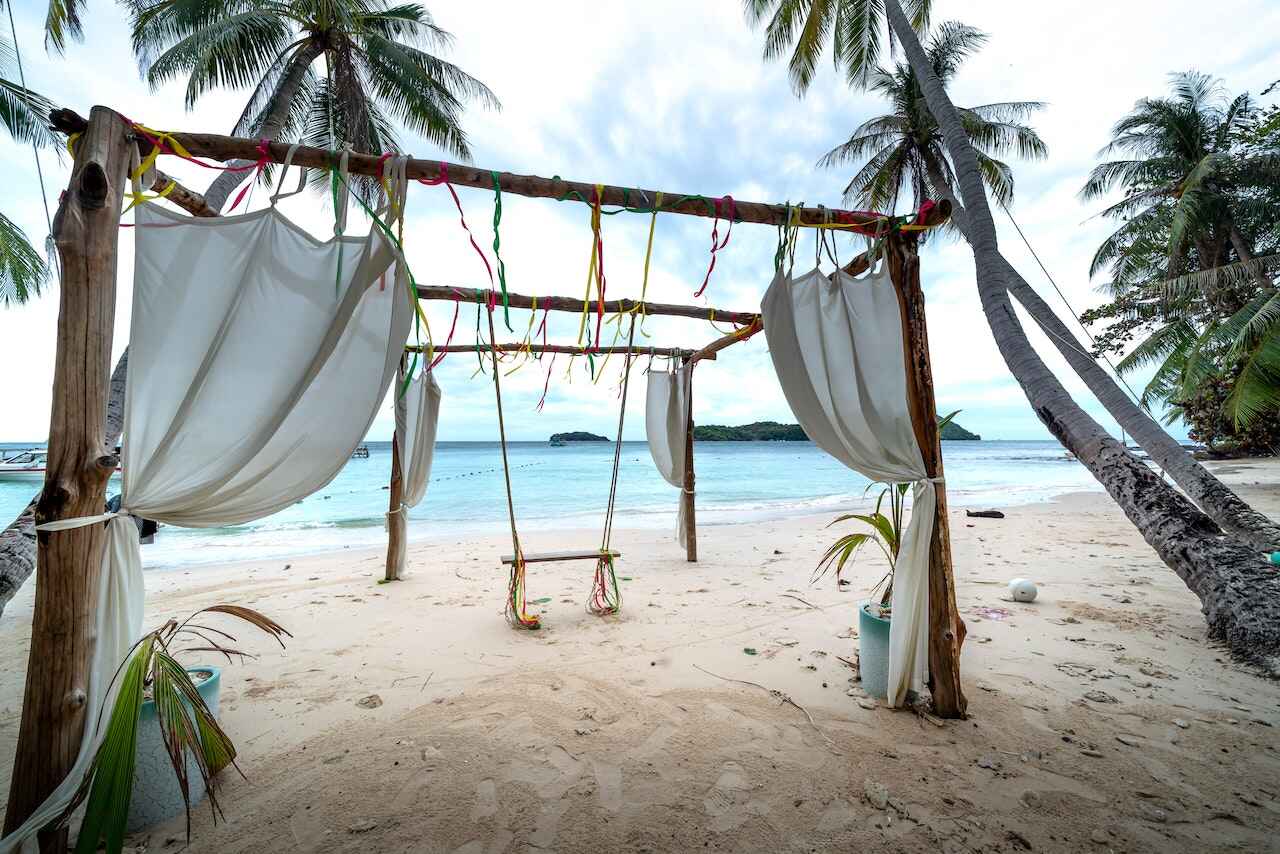 51 Beach Date Ideas to Spice Up Your Relationship
