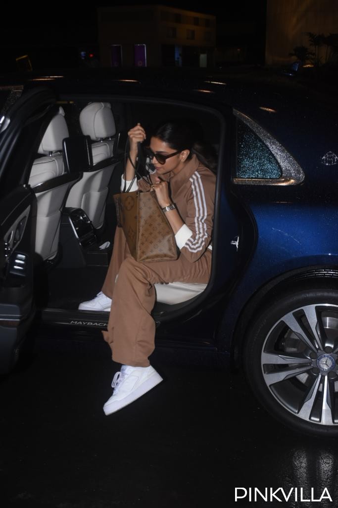 Deepika Padukone được phát hiện tại sân bay Mumbai khi cô lên đường đi quay Project K
