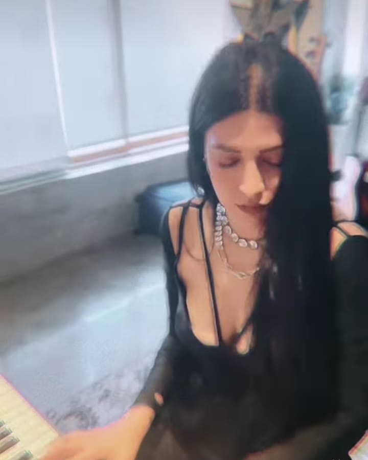 Shruti hát 