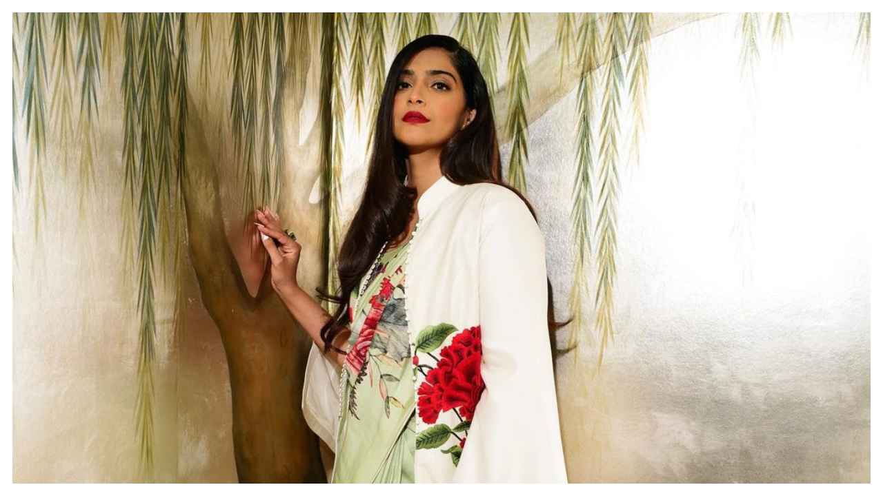 Sonam Kapoor định nghĩa lại thời trang saree tại tiệc chiêu đãi của Thủ tướng Vương quốc Anh Rishi Sunak, thêm nét hiện đại với áo khoác