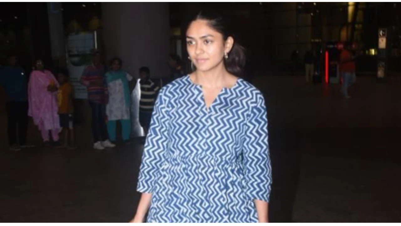 Mrunal Thakur elevates her printed kurta airport look with a classy Louis Vuitton bag worth over Rs 2 lakh Mrunal-thakur-sirport-look-style-louis-vuitton-fashion