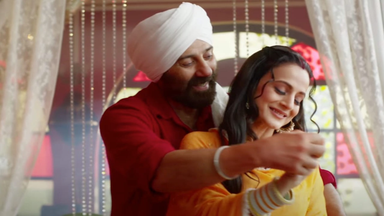 Gadar 2: Sunny Deol-Ameesha Patel recreate magic of 22-year-old romantic song 'Udd Jaa Kaale Kaava'