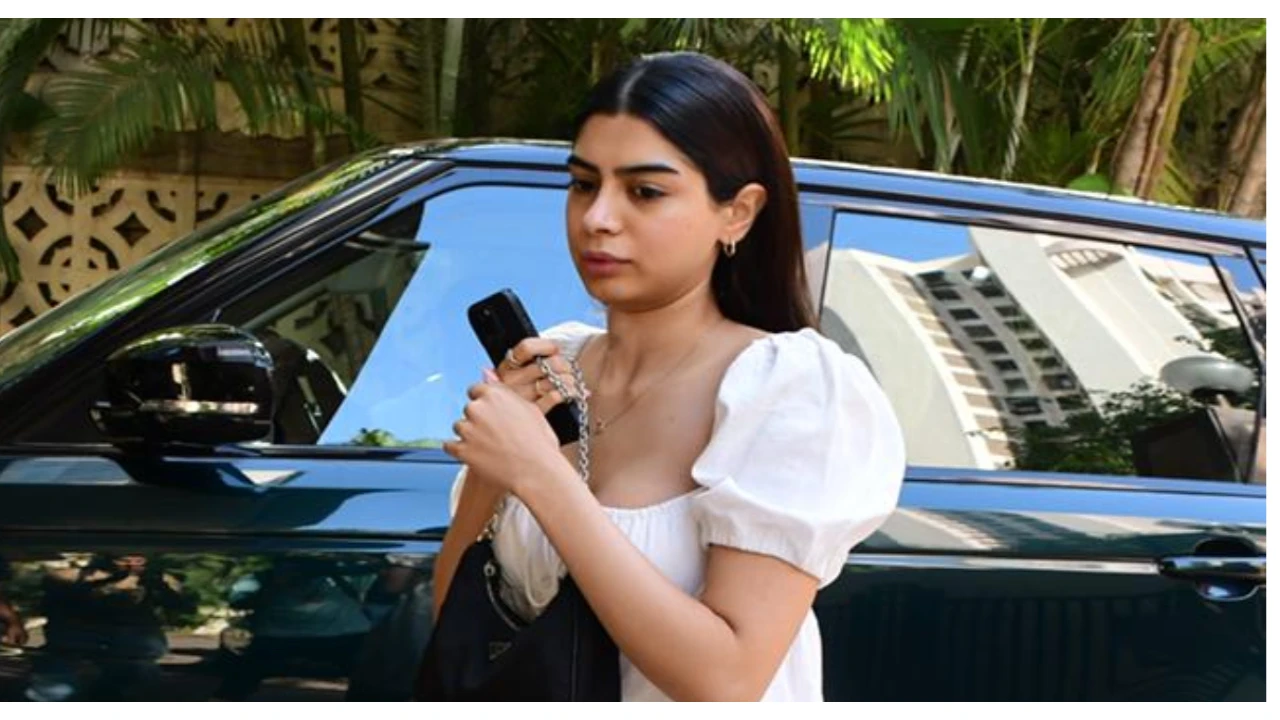 Khushi Kapoor gives summer goals as she pairs white dress with Rs. 1.6L Prada bag Khushi-Janhvi-kapoor-style-summer-zara-prada-casual-bollywood-fashion