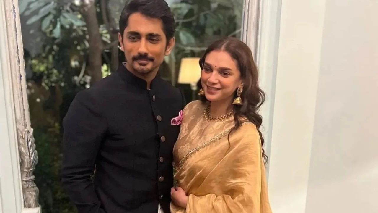 Aditi Rao Hydari and Siddharth can't get enough of each other in unseen pic from Sharwanand's wedding; PICS(PC: Filmyselfies Instagram) Filmyselfies Instagram