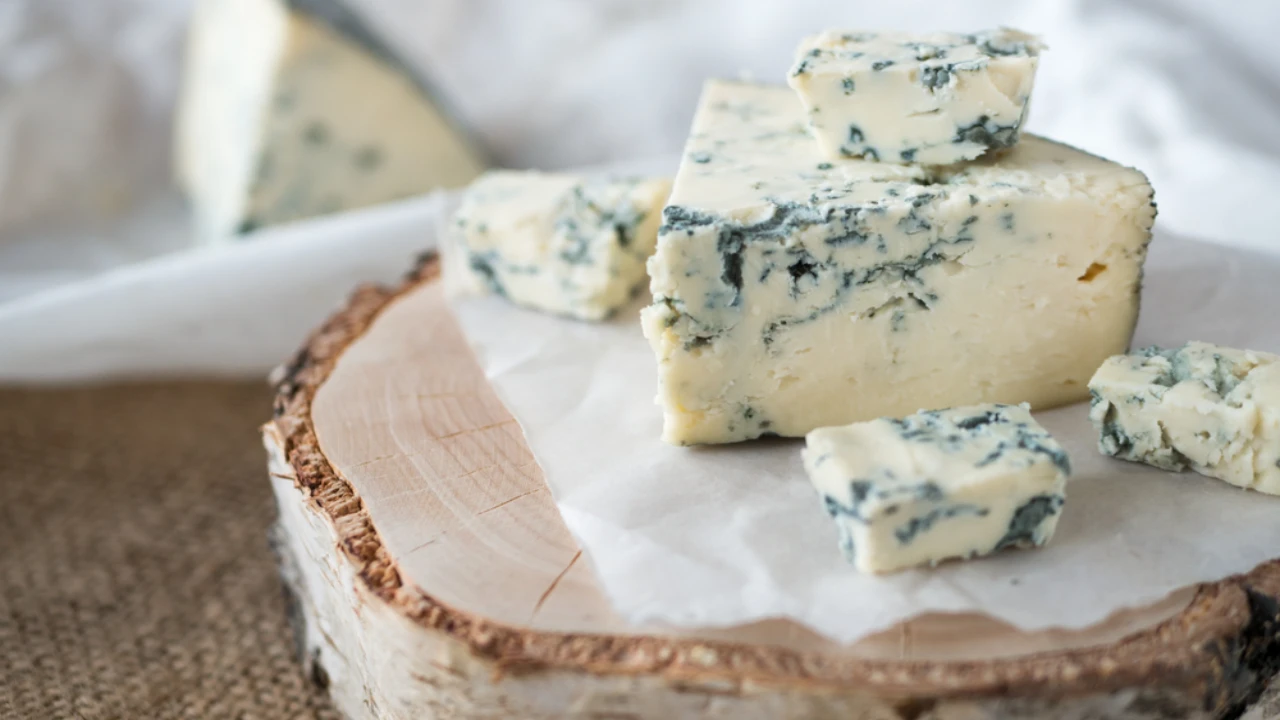 An Expert Guide on the Surprising Health Benefits of Blue Cheese