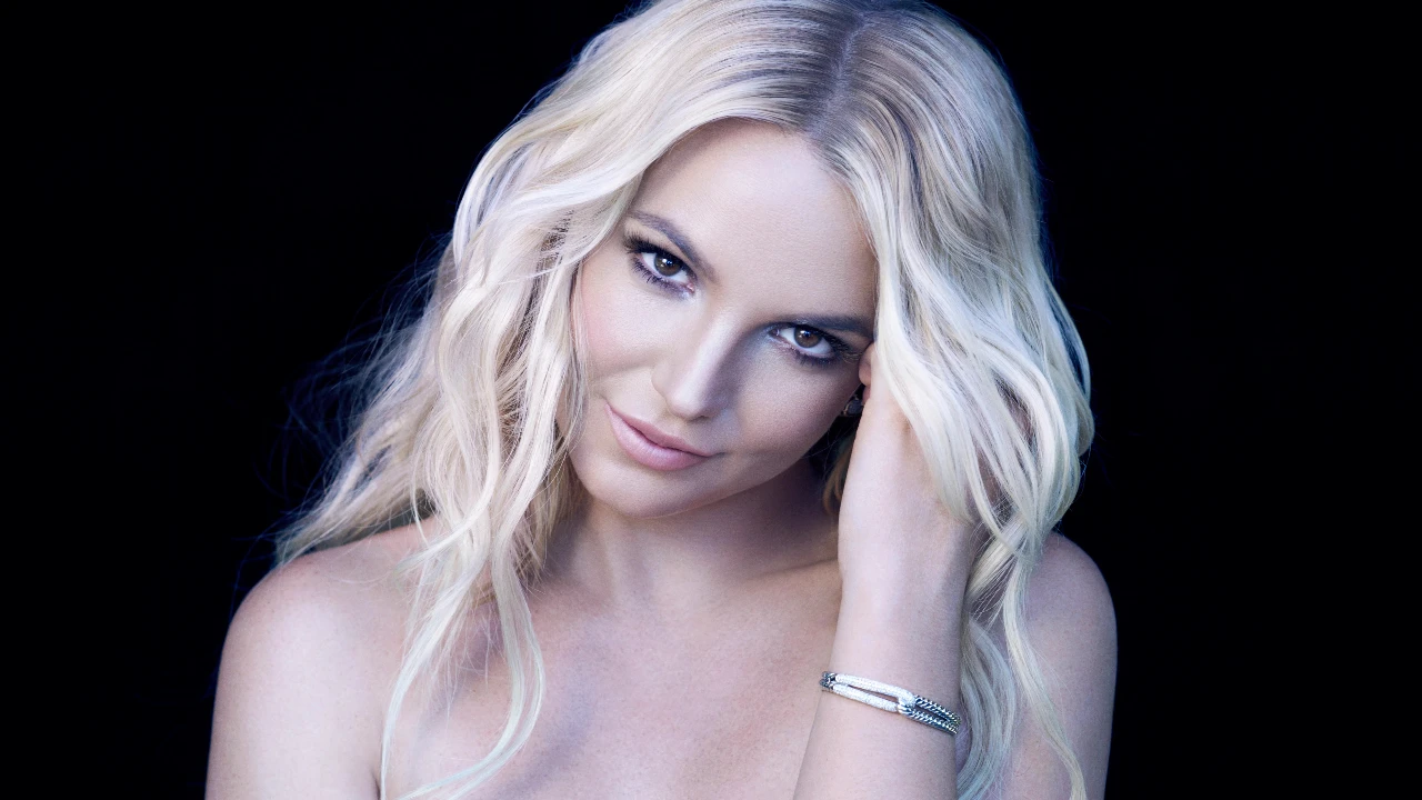 Britney Spears Brad Pitt Instagram Account Deactivate Uncle Family Sam Asghari