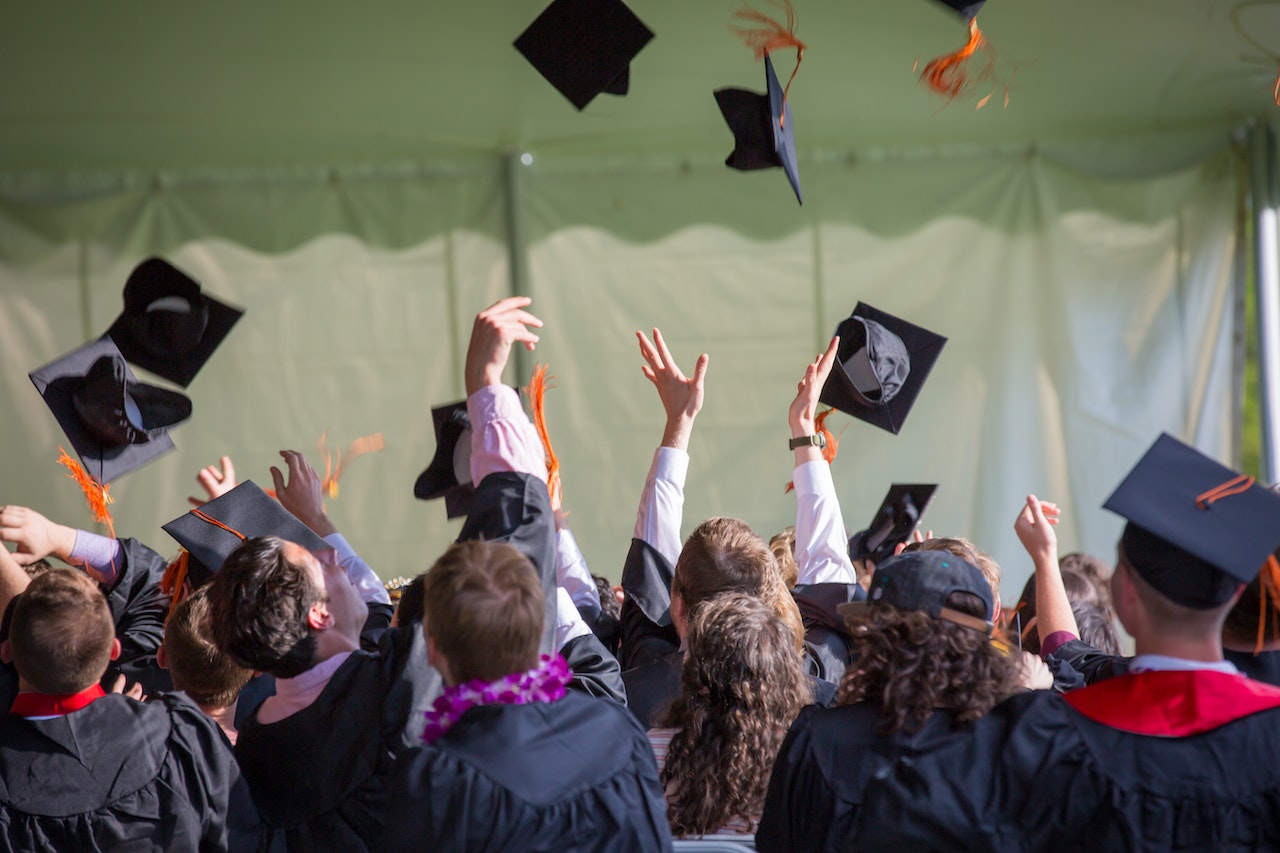 100 Graduation Wishes for Daughter to Celebrate Her Milestone