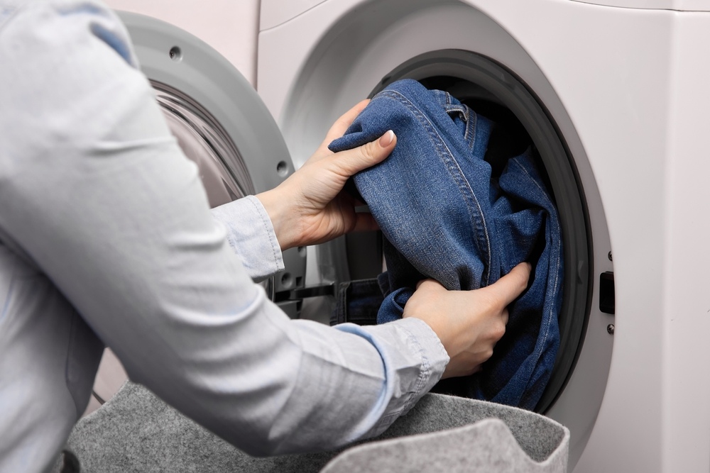 How to distress jeans