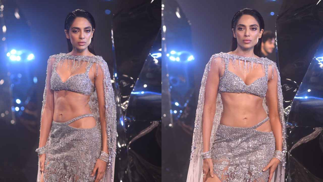 Sobhita Dhulipala owns the ramp in iridescent bralette, risqué skirt co-ord  set by Rohit Gandhi, Rahul Khanna | PINKVILLA