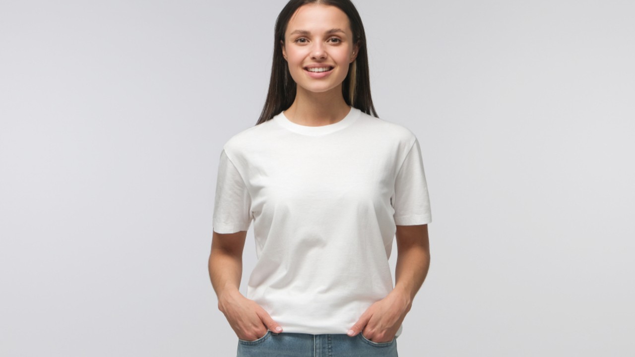 12 Best White T-shirts for Women That Are Highly Versatile And Chic