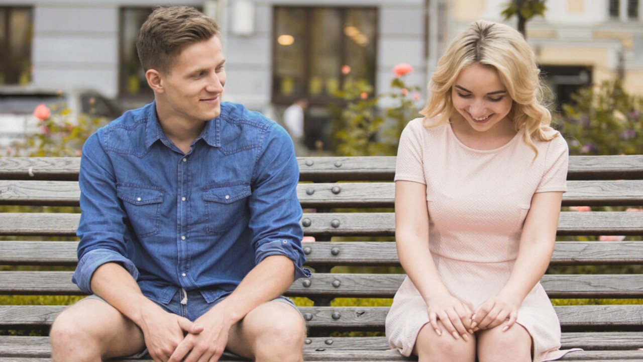 signs someone is attracted to you signs someone is attracted to you