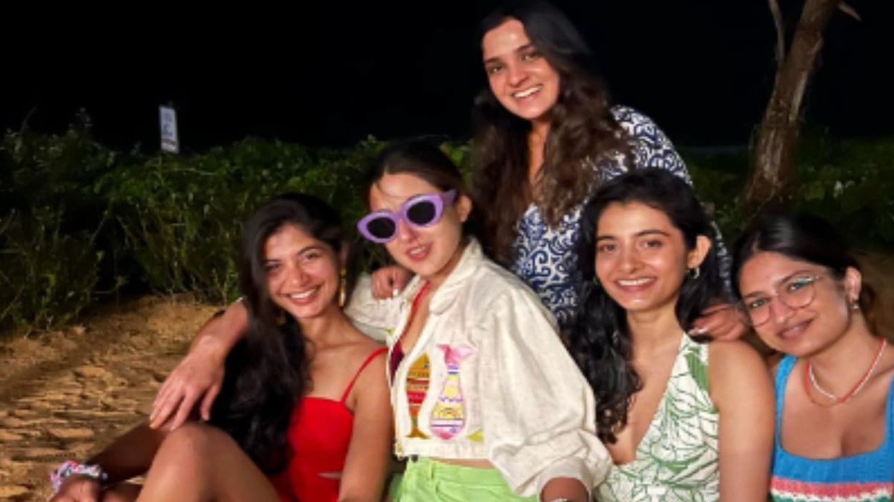 Image: Instagram Sara Ali Khan cherishes 'purest love' with childhood friends a decade later on fun-filled vacation, PICS