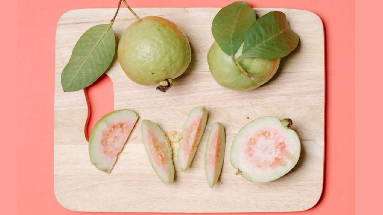 The Benefits of Guava to Enhance Your Health With Tropical Flavors