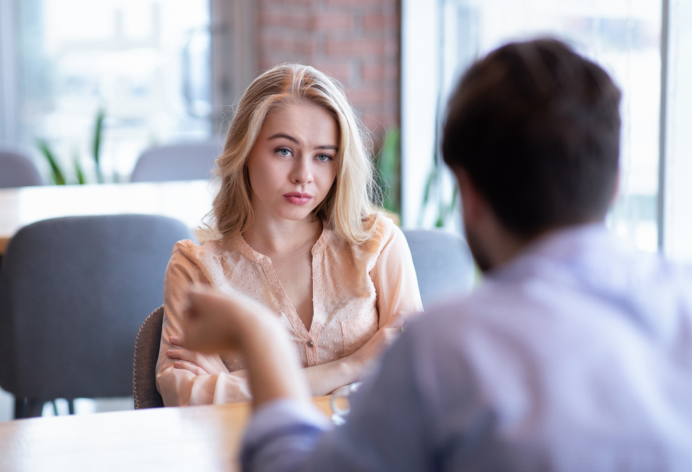 How to tell if someone is lying