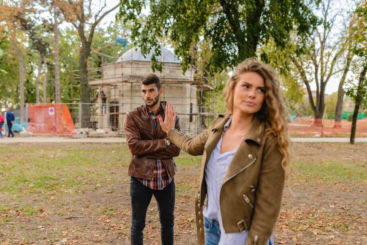 signs of manipulation in a relationship