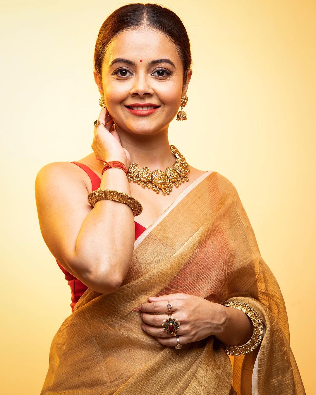 Devoleena Bhattacharjee Birthday: 5 PICS of Saath Nibhaana Saathiya actress that prove she's a saree fanatic Devoleena Bhattacharjee Birthday: 5 PICS of Saath Nibhaana Saathiya actress that prove she's a saree fanatic