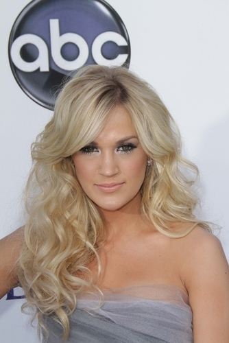 35 Carrie Underwood Hairstyles You Must Try for a Stunning Look | PINKVILLA