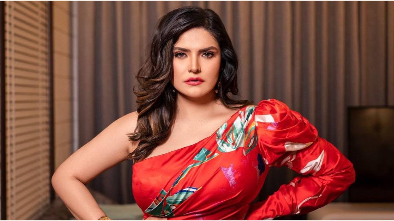 Zareen Khan New Xxx - PIC: Zareen Khan gets hospitalized due to dengue; actress shares update  about health | PINKVILLA