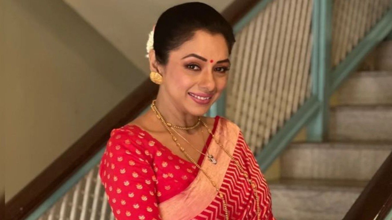 Anupamaa's Rupali Ganguly joins the trend of ‘Badal Barsa Bijuli’; Take a look Anupamaa's Rupali Ganguly joins the trend of ‘Badal Barsa Bijuli’; Take a look