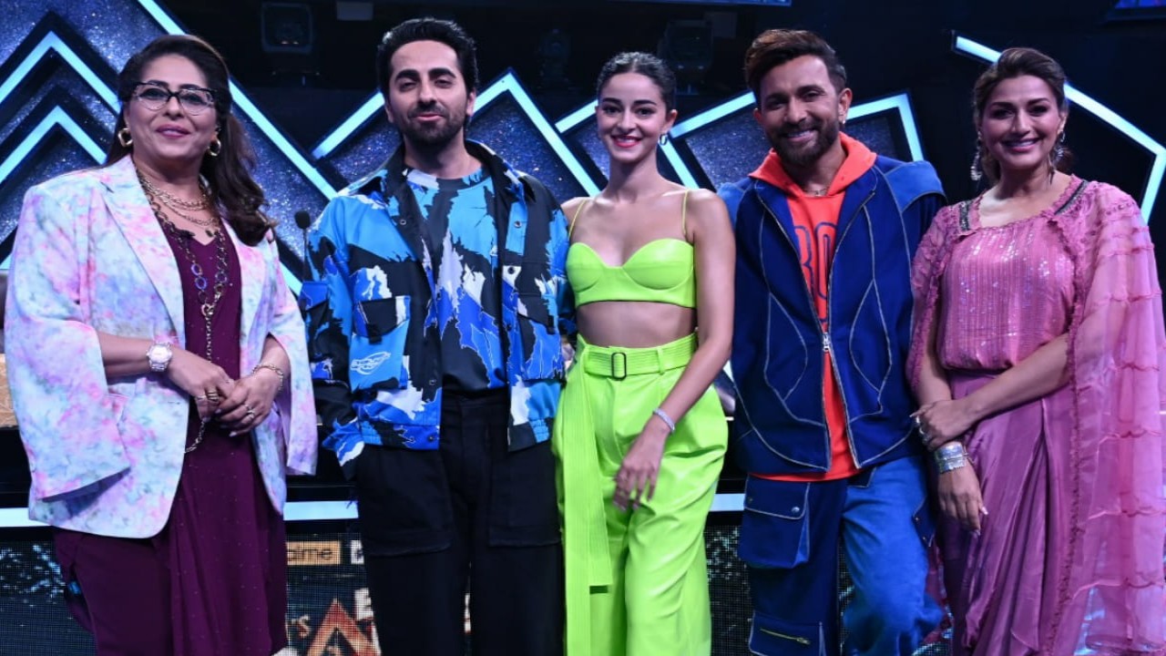 India's Best Dancer 3: Ayushmann Khurrana expresses his admiration for Sonali Bendre with THIS special gesture Ayushmann Khurrana