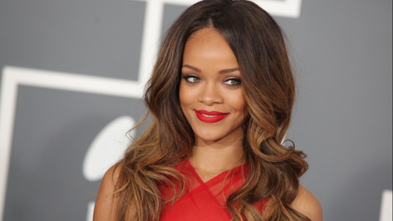 45+ Amazing Rihanna Hairstyles That Will Make You Stand out