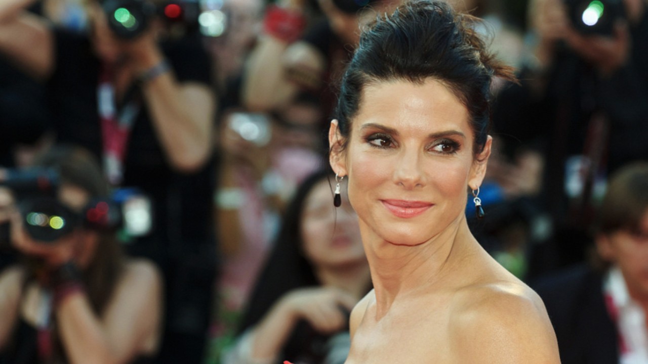 Uncovering the Truth About Sandra Bullock’s Plastic Surgery Rumors