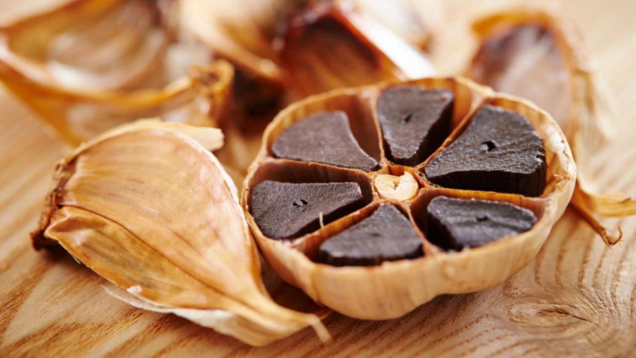 10 Remarkable Benefits of Black Garlic And Its Side Effects
