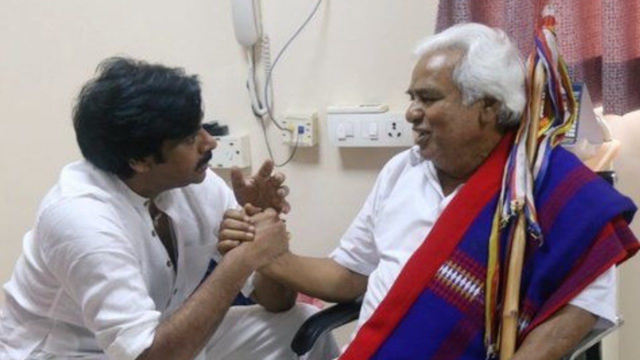 Chiranjeevi, Pawan Kalyan, Jr NTR and others pay tribute as revolutionary poet Gaddar dies at 77 (PC: Pawan Kalyan FC) PC: Pawan Kalyan FC