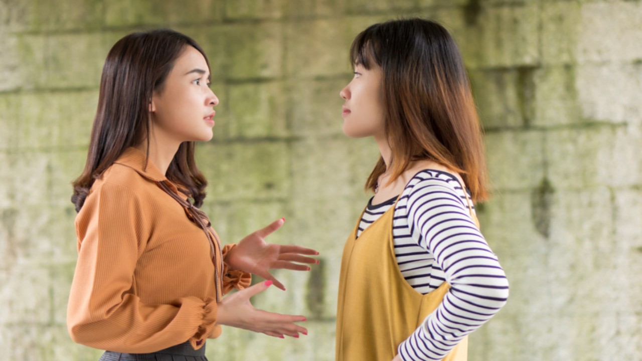 15 Characteristics of a Bad Friend: Signs to Watch out for