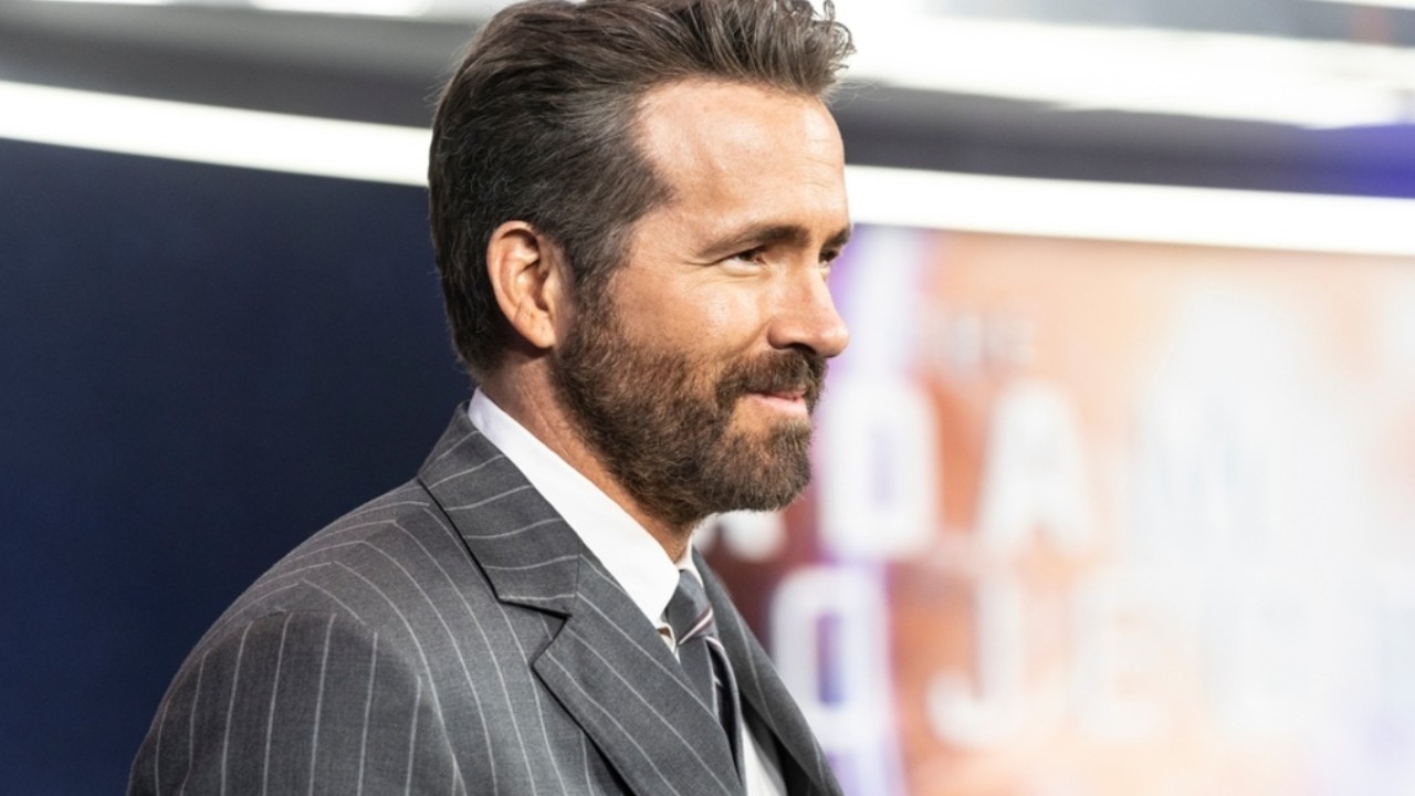 55 Alluring Ryan Reynolds Hairstyles: Style Inspiration for Men