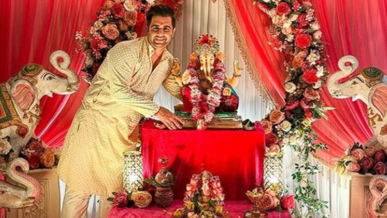 Rajiv Adatia expressed his concern over the number of people visiting Lalbaugcha Raja (PC: Rajiv Adatia Instagram) Rajiv Adatia