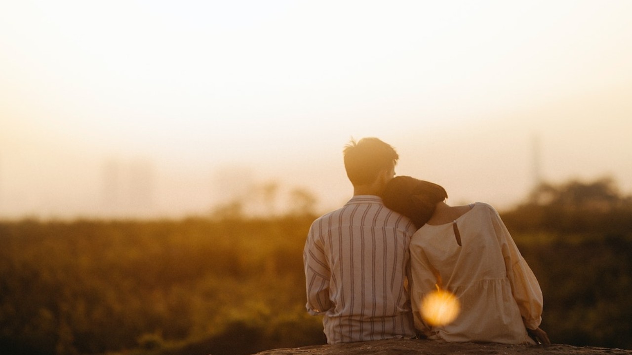 21 Tips on How to Make Him Chase You for True Attraction