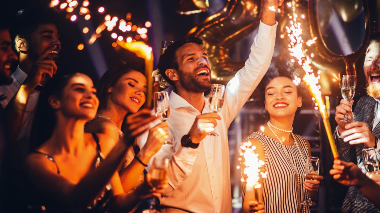 Leo to Aries: 4 Zodiac Signs Who Devise Quirky And Fun Ways to Wish Buddies on Their Birthday