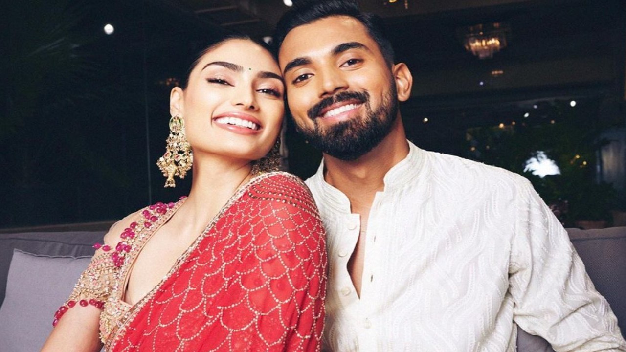 Picture courtesy: Instagram Athiya Shetty, KL Rahul dish major couple goals in pics from Ganesh Chaturthi celebration; fans are all heart