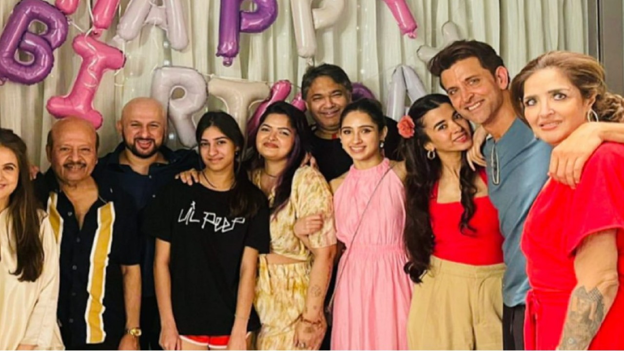 PICS: Saba Azad joins Hrithik Roshan and family to celebrate Suranika’s birthday; wishes ‘Suru bean’ (Pic: Pashmina Roshan Instagram) PICS: Saba Azad joins Hrithik Roshan and family to celebrate Suranika’s birthday; wishes ‘Suru bean’