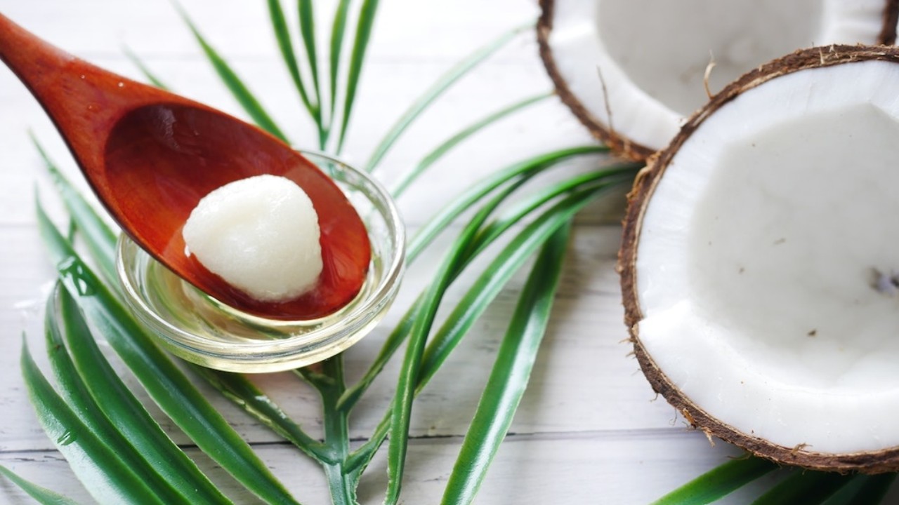 Coconut Oil for Dandruff: A Natural Solution for Flake-free Scalp