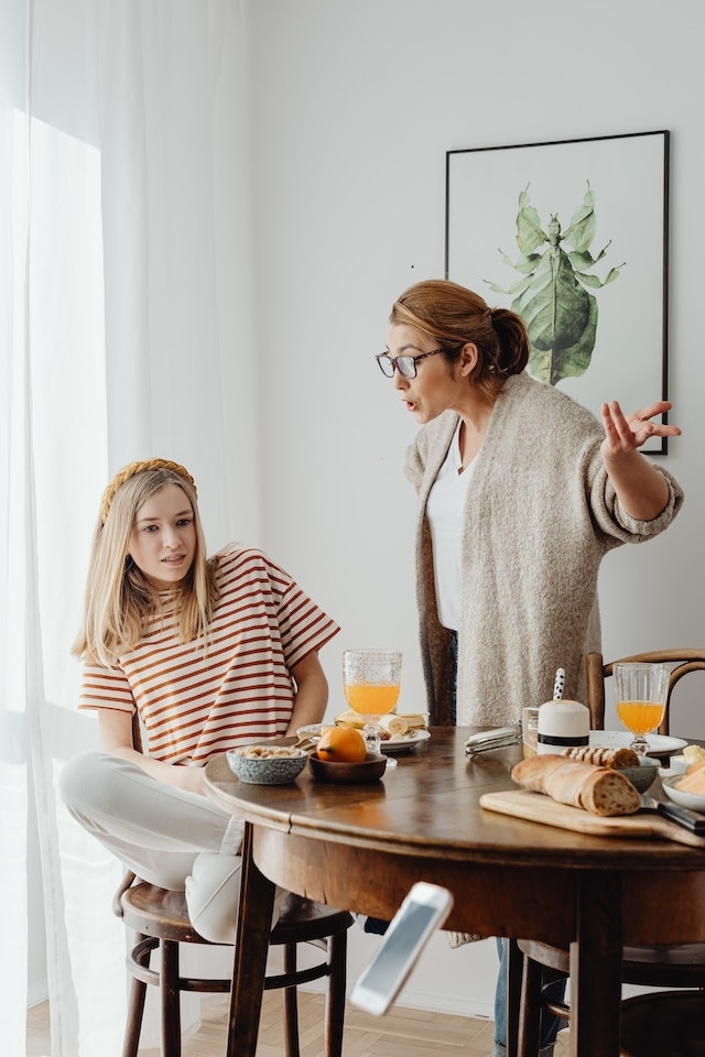 Signs of Parental Emotional Abuse