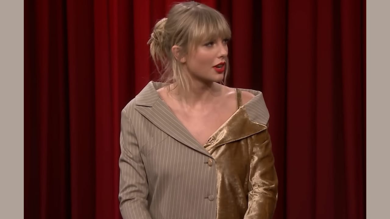  Stills from The Tonight Show with Jimmy Fallon featuring Taylor Swift (YouTube)
