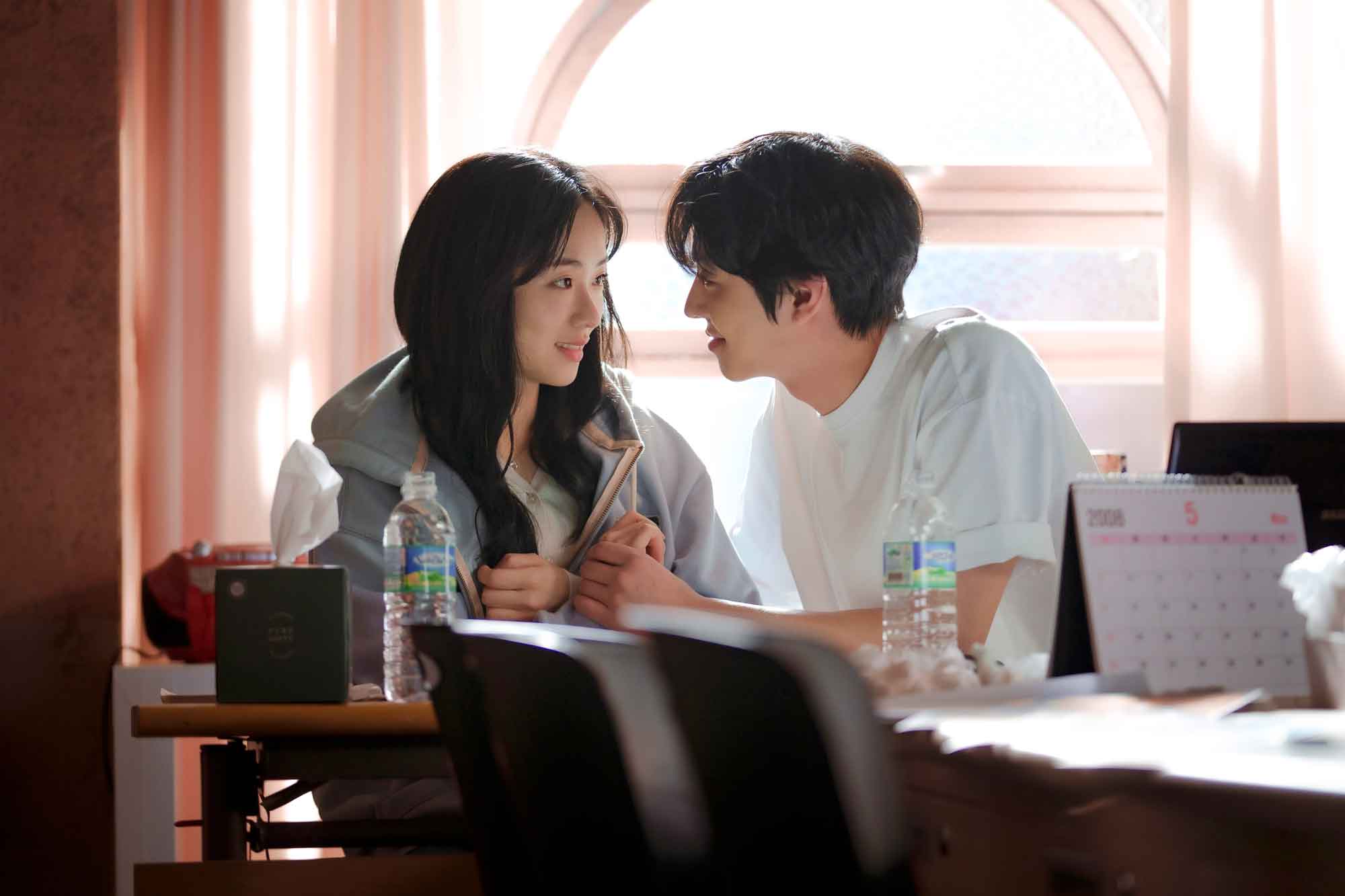 Jeon Yeo Been and Ahn Hyo Seop in A Time Called You: courtesy of Netflix