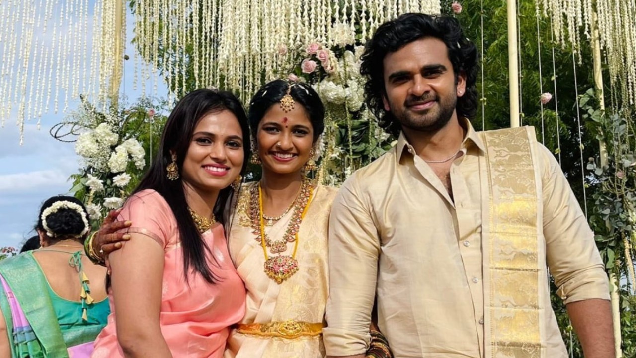 Ashok Selvan-Keerthi Pandian's Inside Wedding Pics: Newlyweds pose with family, Ramya sends love to 'Kanmayi'