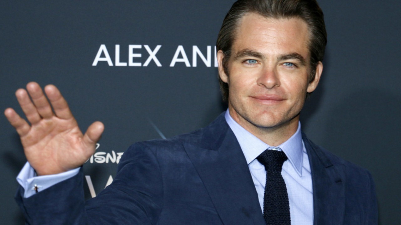 All You Need to Know About Chris Pine’s Plastic Surgery Rumors