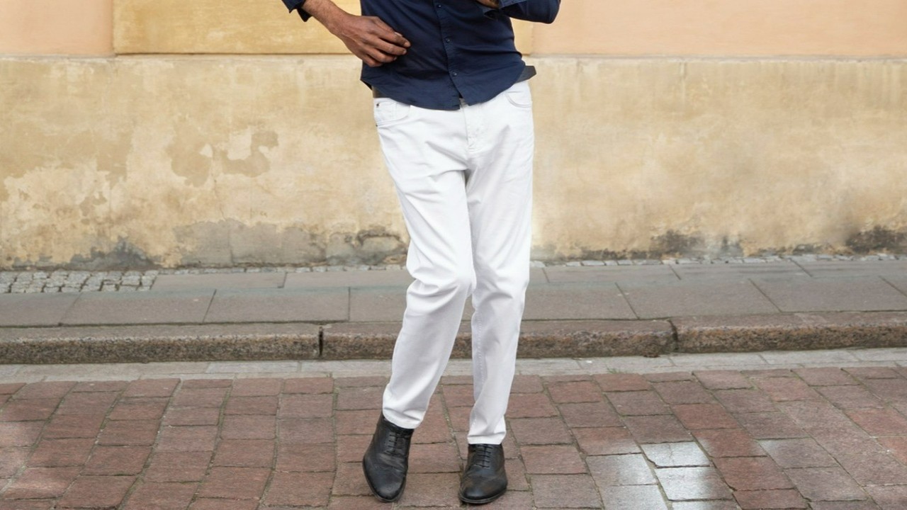 white jeans for men