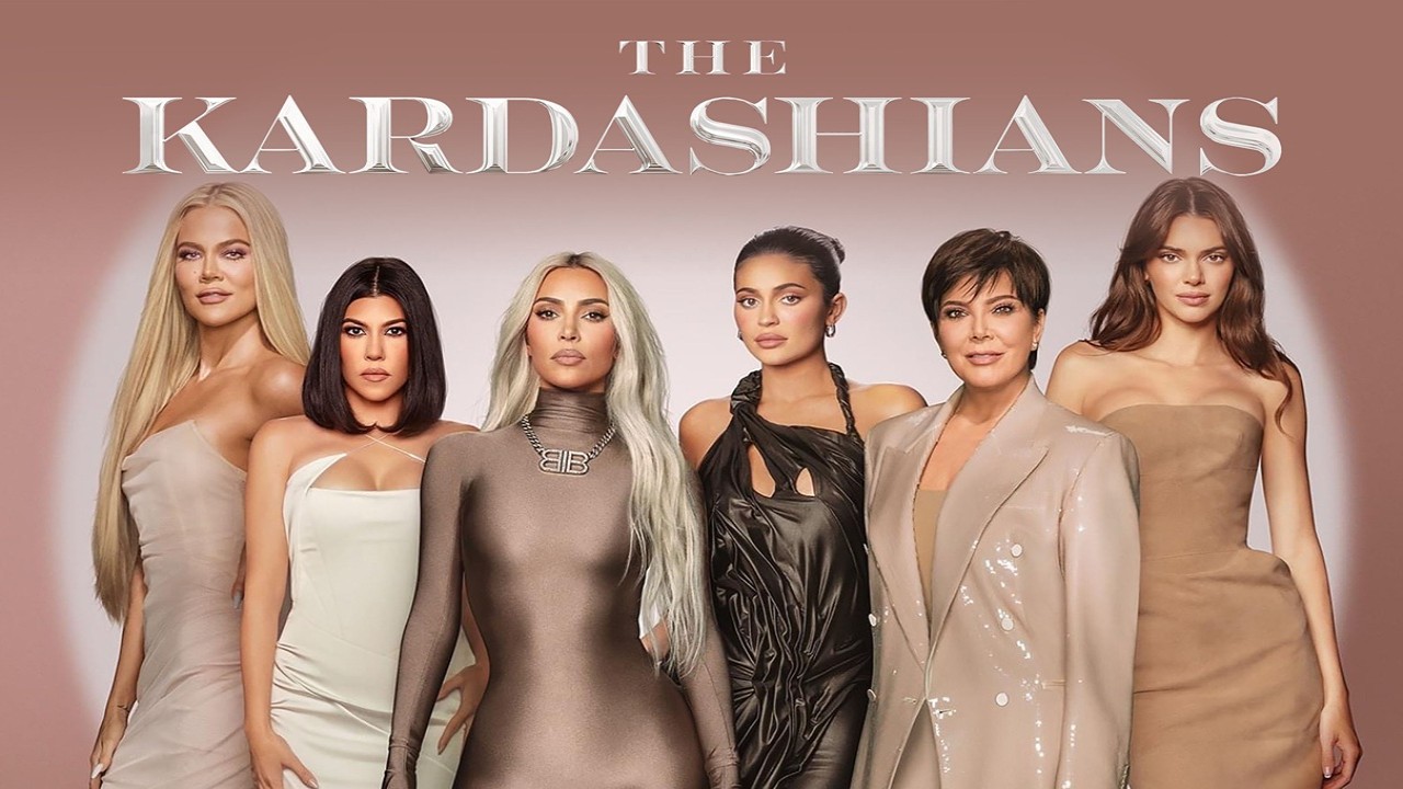 The Kardashians, Kim Kardashian, Kourtney Kardashian, Khloe Kardashian, Kendall Jenner, Kylie Jenner, Timothee Chalamet, Bad Bunny, Season 4