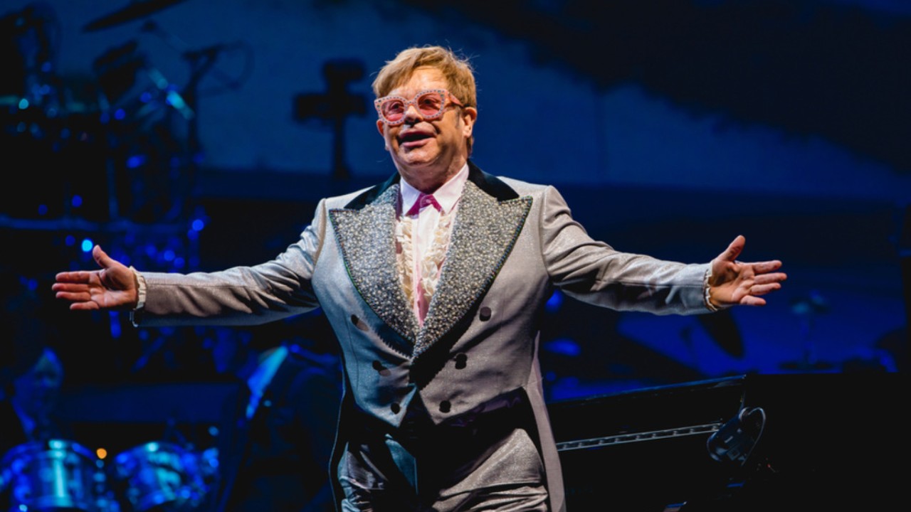 Elton John's Hairstyles Elton John's Hairstyles